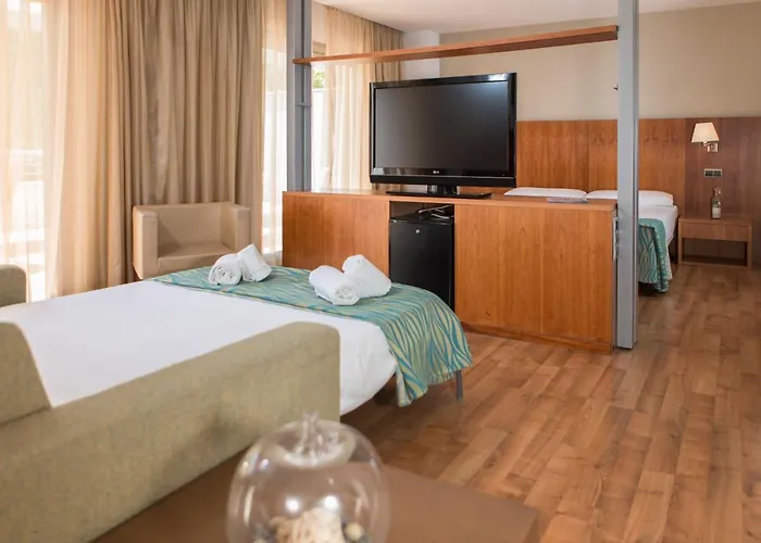 Rvhotels Nautic Park 普拉加德阿罗