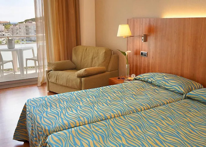 Rvhotels Nautic Park פלטחה ד'ארו