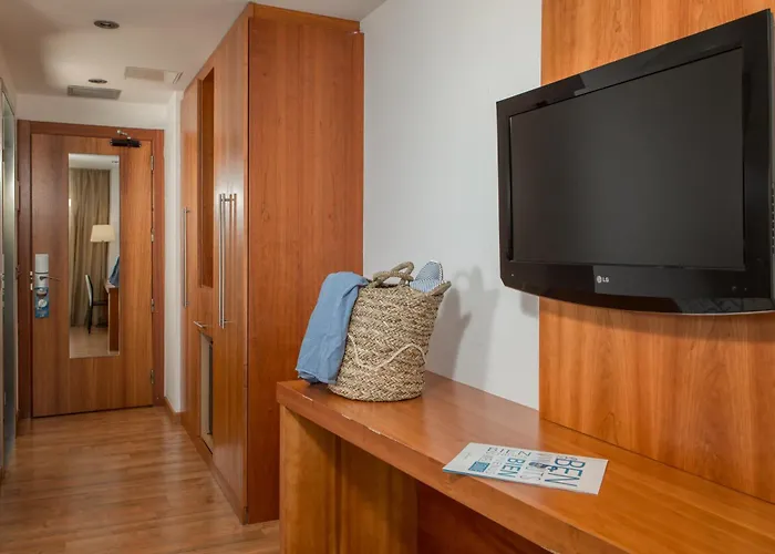 Rvhotels Nautic Park מלון