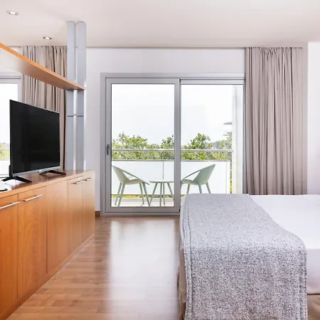 Rvhotels Nautic Park プラヤ・デアロ